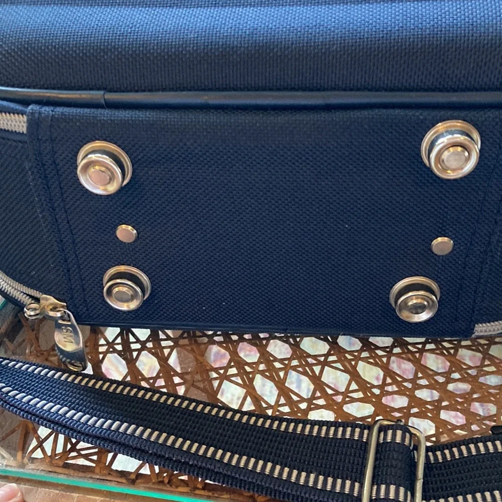 Sammy USA navy blue train case with lots of storage. New. Has lock. - Picture 9 of 10
